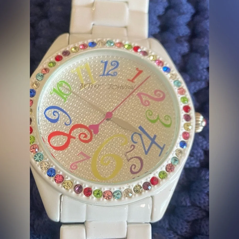 Betsey Johnson Vtg BJ00048-04 White Crystal Accent Bezel Watch-Needs New Battery